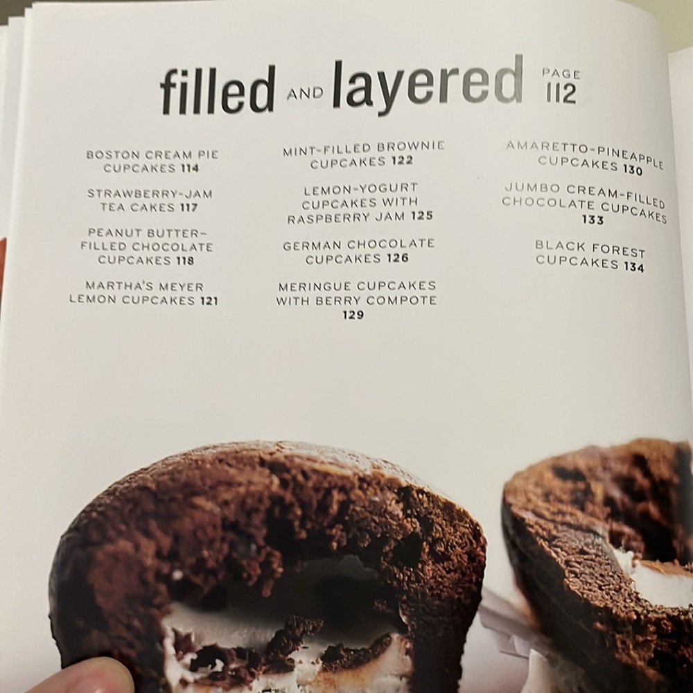 MARTHA STEWART UEC Cupcake cookbook 175 inspired ideas everyones favorite treat - Picture 11 of 16